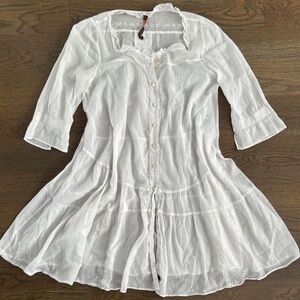 Cop copine white dress
Size medium